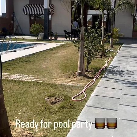 Hotel The Jungle Retreat Ghaziabad Exterior foto